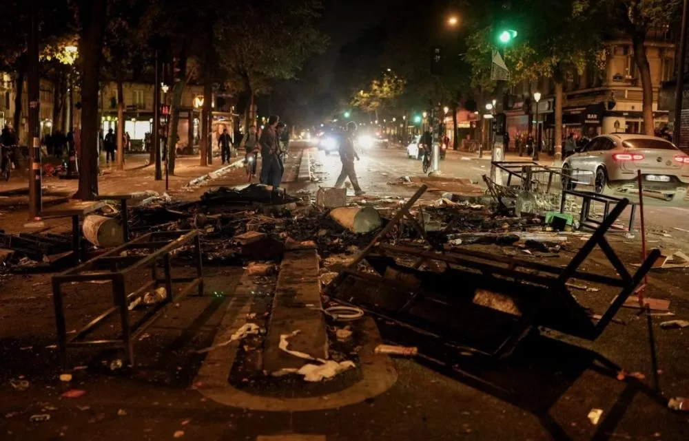 Boulevard de Magenta, Paris, 17 de outubro de 2026. ADRIENNE SURPRENANT/MYOP PARA “LE MONDE”